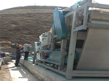 壓濾機出渣設(shè)備